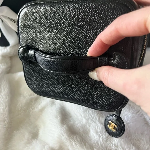 Chanel Vanity Bag - Picture 11 of 11